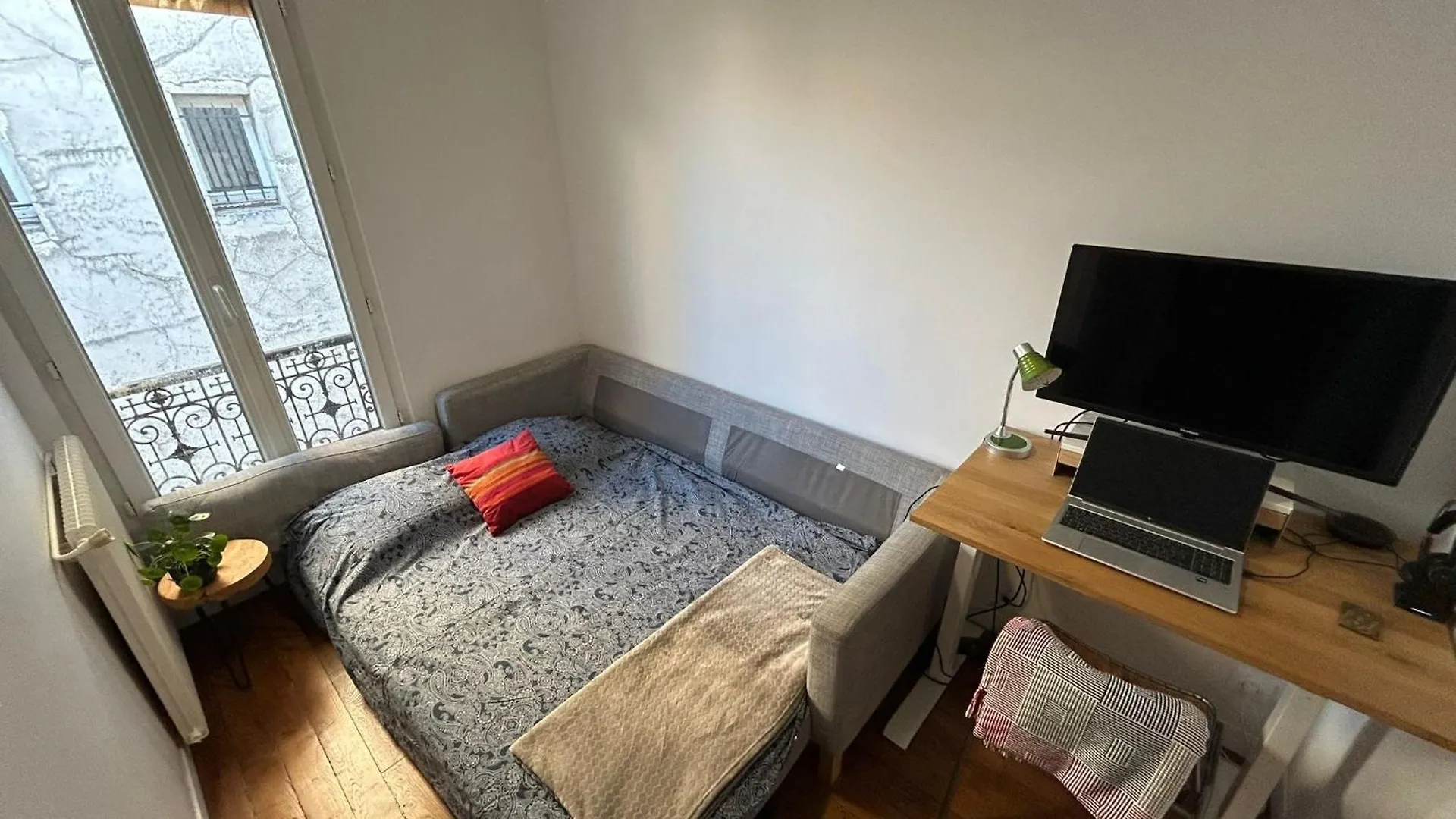 Large 4 Bright Rooms Paris 0*,  France